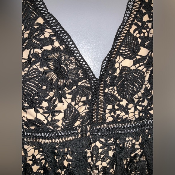 Romeo Juliet Couture Black Double V Lace Midi Dress [ SZ med ] - Picture 3 of 16